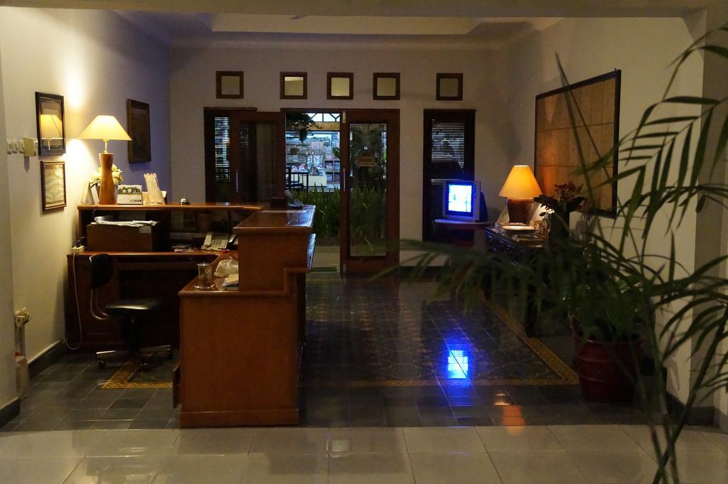 Hotel Kirana Джок'якарта Екстер'єр фото